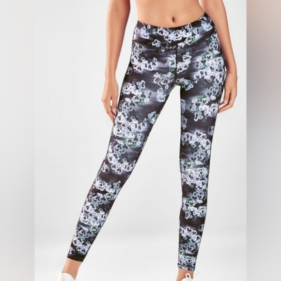 Fabletics  Women's Salar  Printed Powerform Legging Size 1X - Picture 1 of 10